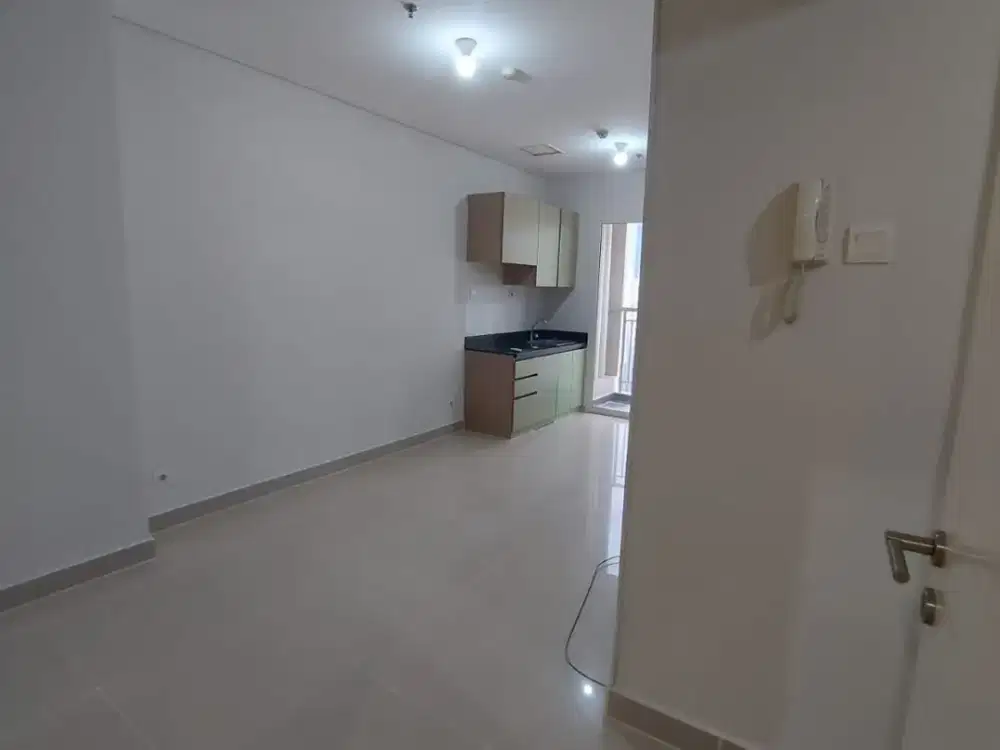 2BR Unfurnished Apartemen Madison Park - Mall Central Park