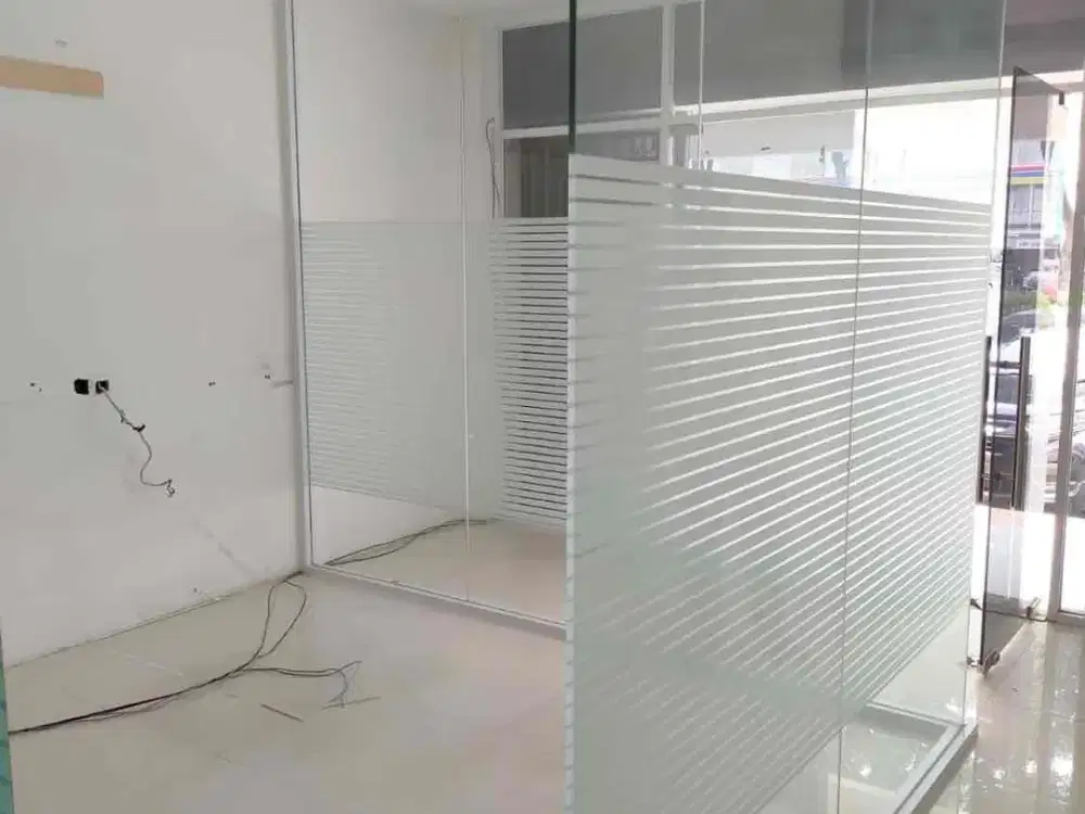 Disewakan ruko 2 lantai bagua rapi siap pakai di bulevard raya kelapa gading