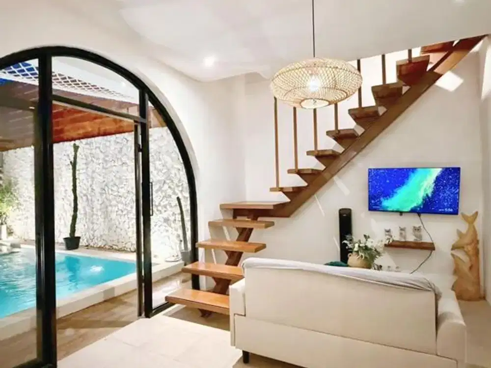 Romantic Villa 2 Lantai Fully Furnished Dijual di Tibubeneng, Canggu