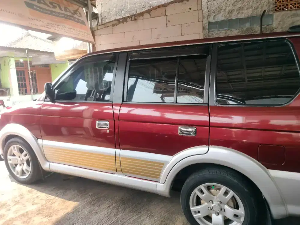 Mitsubishi kuda bensin super exceed th1999