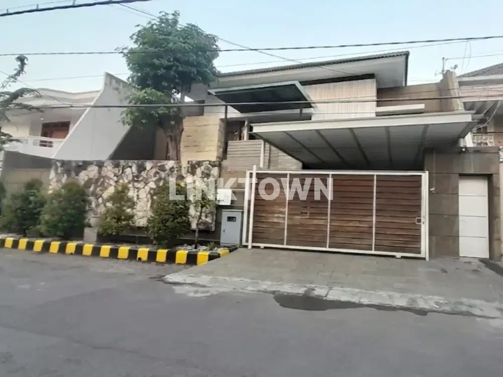 For Sale Rumah Selangkah ke Pusat Kota Surabaya di Dharmahusada Indah