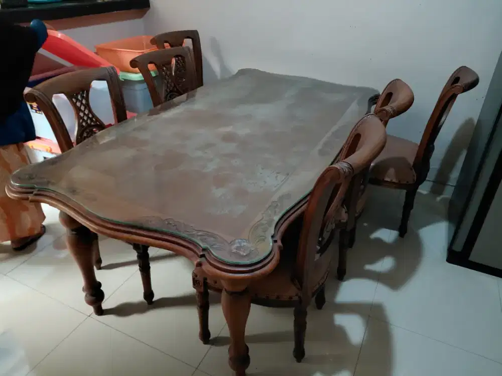 MEJA MAKAN DAN KURSI