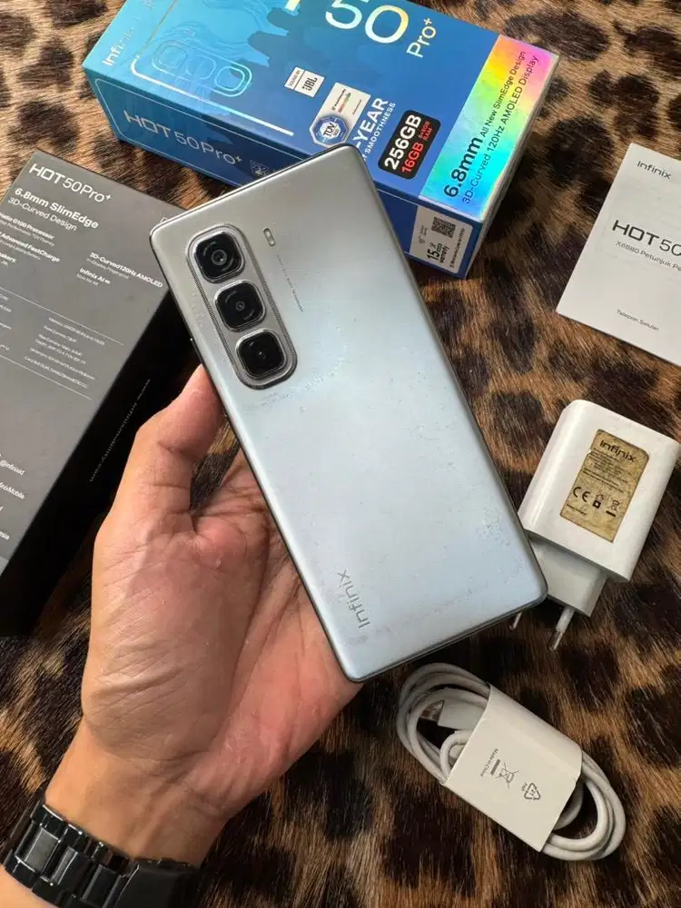 Infinix Hot 50 Pro+ 8/256GB Resmi (Silver)