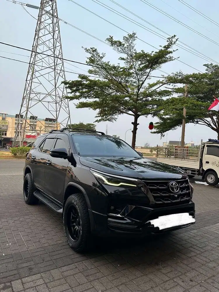 Dijual Mobil Fortuner 2022 Hitam GR Sport 2.8 Diesel