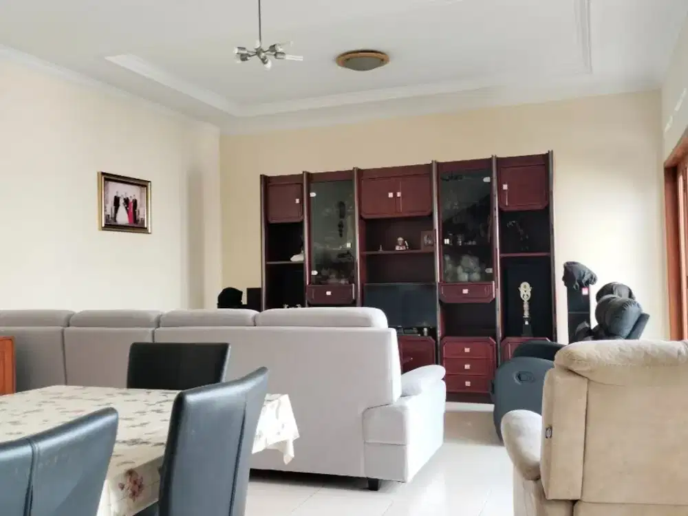 rumah 2 lantai bagus siap huni setrasari pasteur bandung