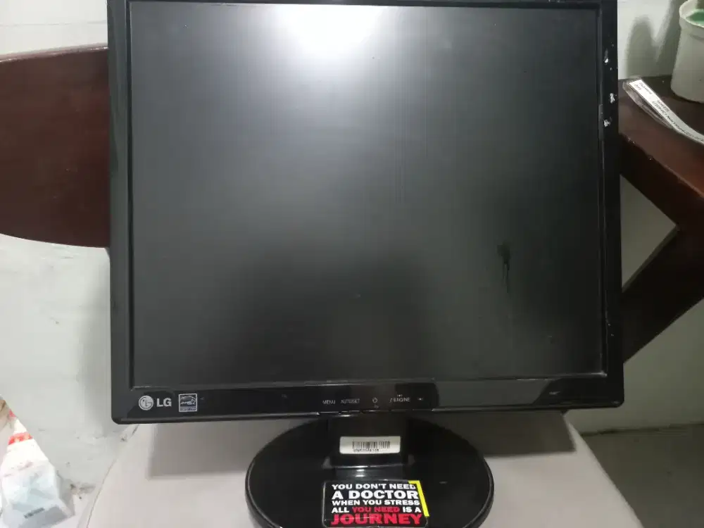Monitor LG bekas