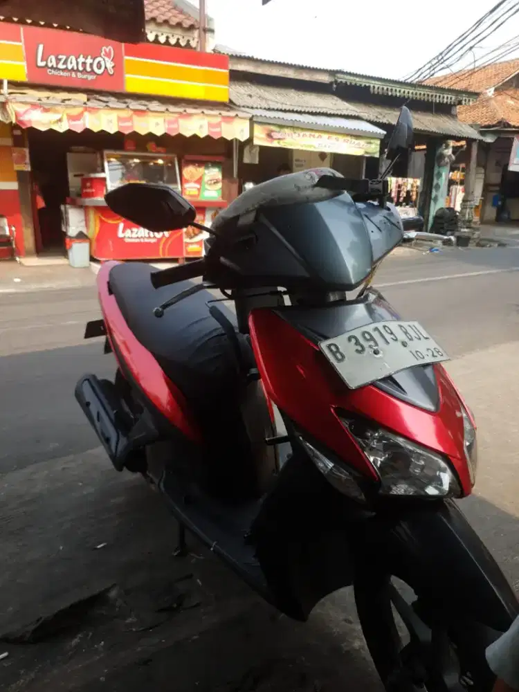 Vario 2011, merah silver, standar