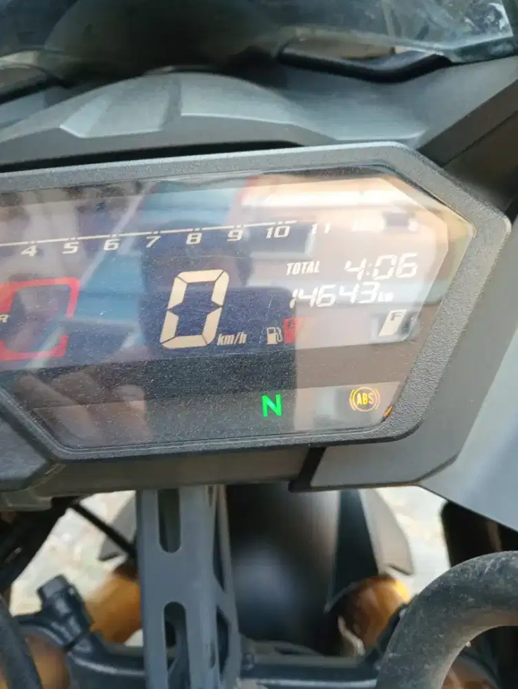 Promo DP 300 Honda CBR 150 R Tahun 2023 Km Rendah 14.643