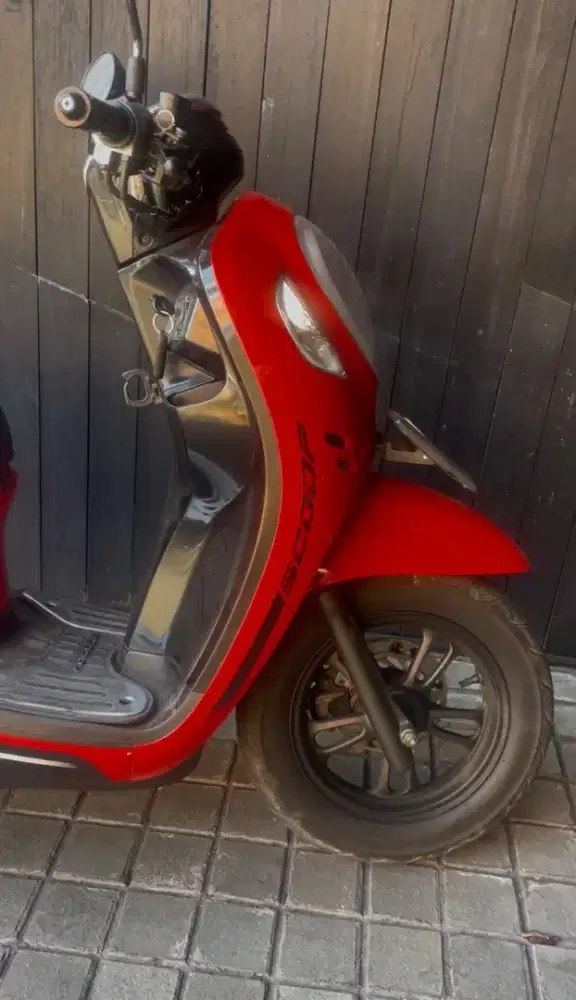Scoopy merah tahun 2021