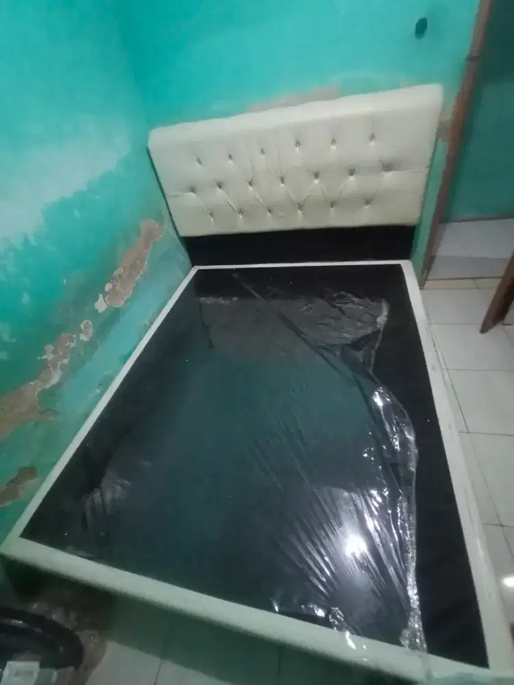 Dipan ukuran kasur 160