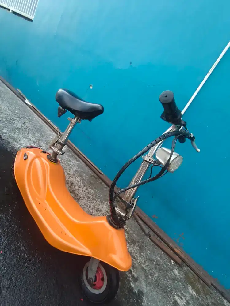 Skuter scooter sepeda listrik Mr. Jackie