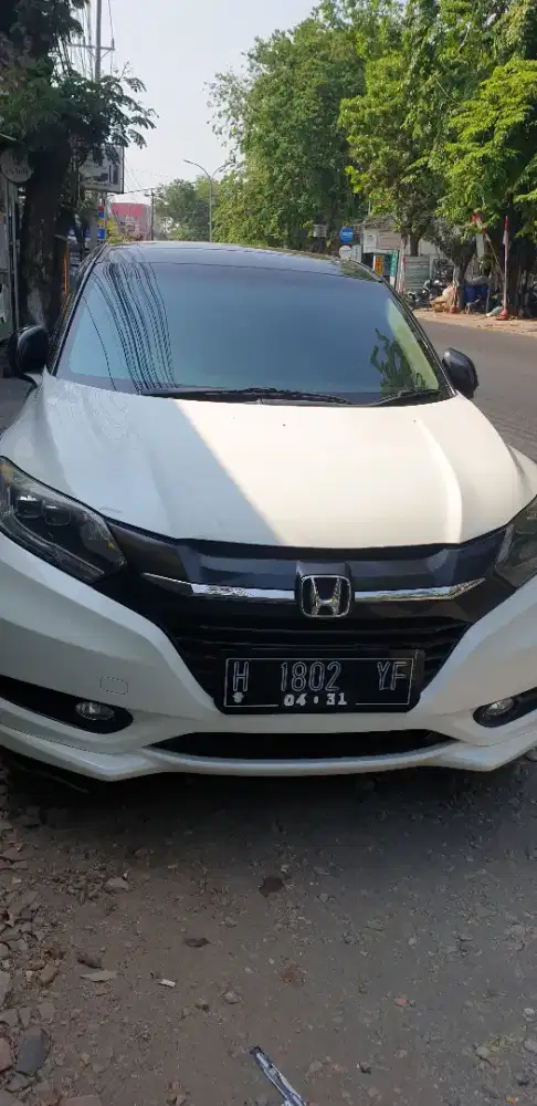 Honda HRV prestice sunroof metik putih