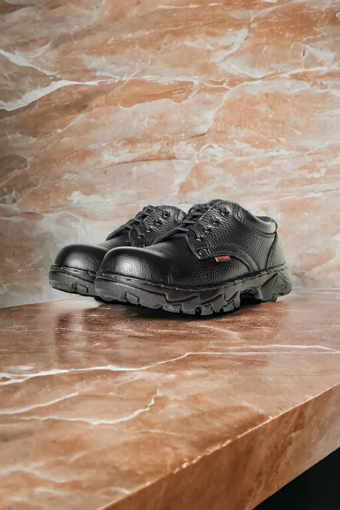 Trendy Sepatu safety laboratorium Balikpapan