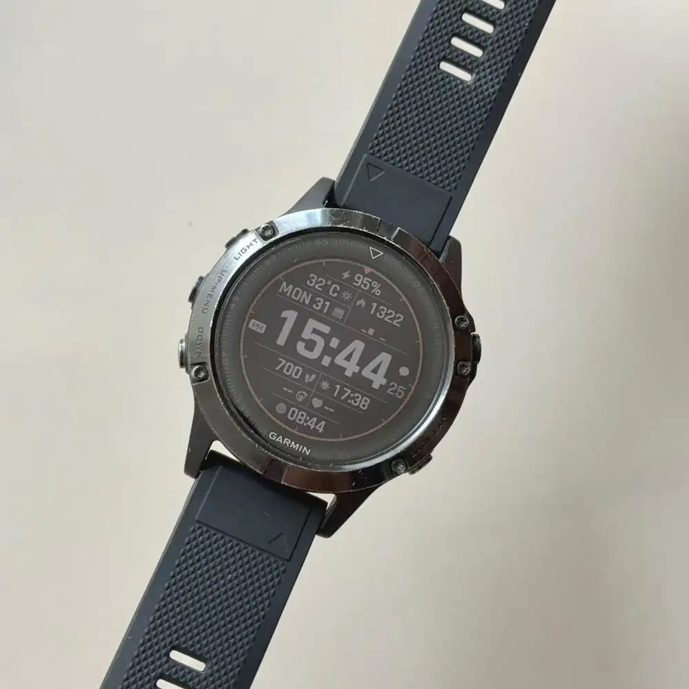 Garmin Fenix 5 second