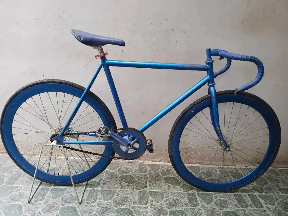 Fixie terpedo size 20 siap goes. Ttambah speda bisa jg