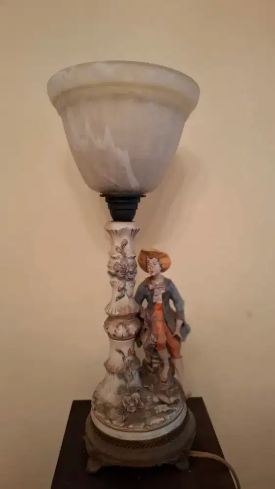 Dijual Lampu Meja Antik Klasik Eropa Figur Anak Gembala