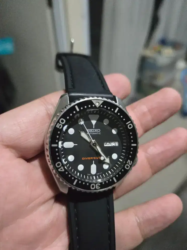 Seiko SKX007 (7S26-0020) Automatic Diver 200m - Discontinued Item