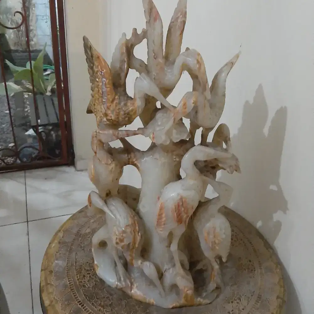 Dijual Patung Ukiran Batu Alam Asli Motif Sekumpulan Burung Bangau.