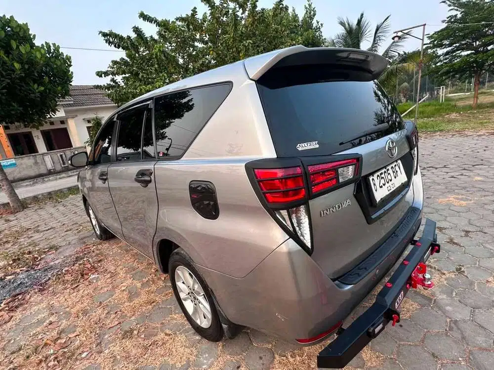 Toyota Kijang Innova 2016 Bensin