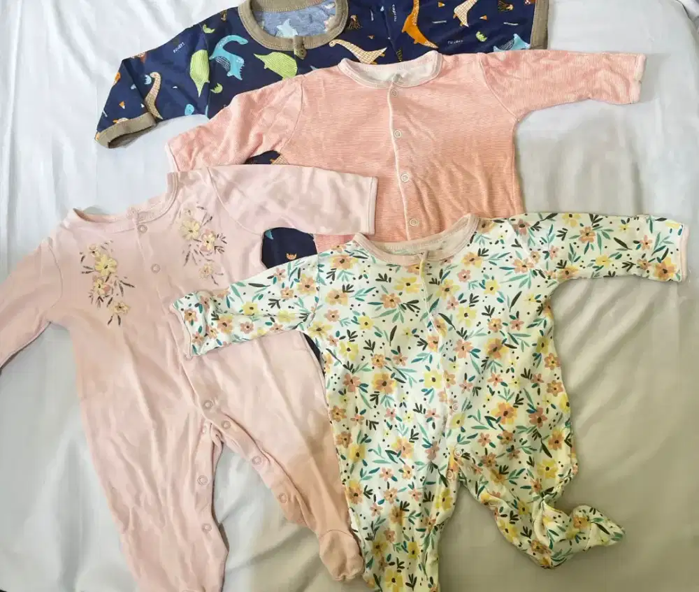 Sleepsuit dan Jumpsuit