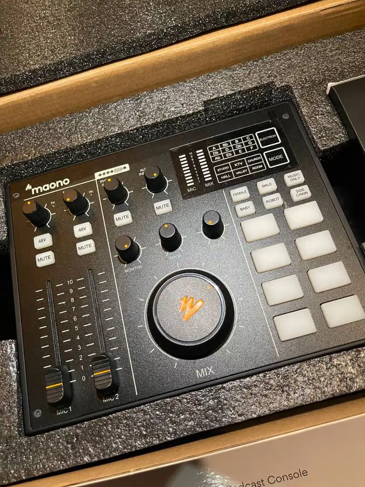 MaonoCaster AU-AM100 Podcast Console / Audio Mixer