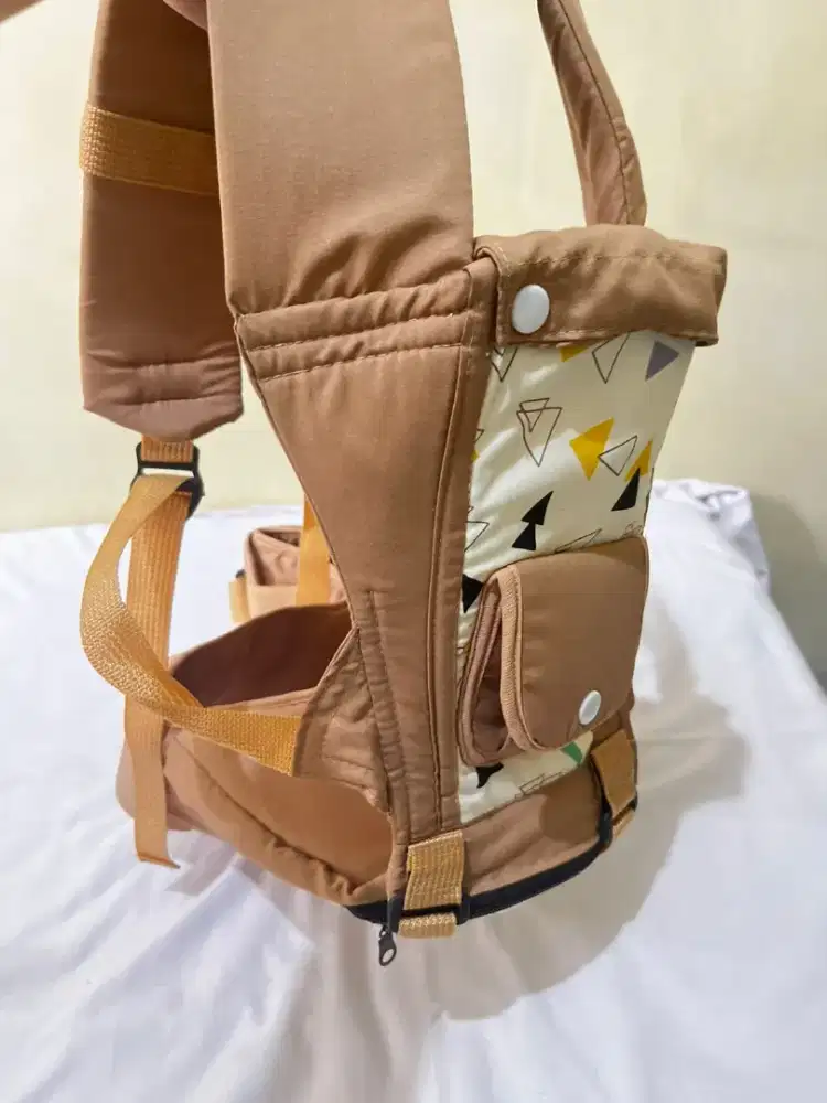 Hipseat baby carrier
