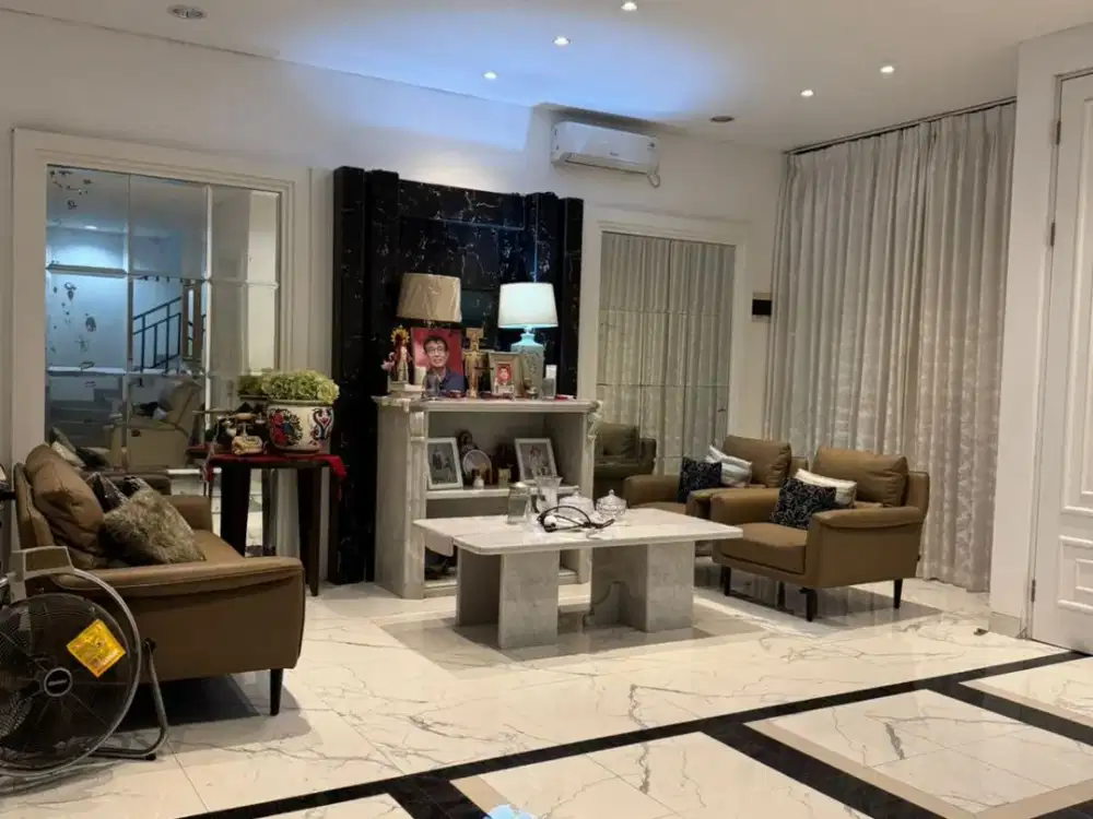 Rumah Premium di Cluster River Garden JGC – 6 KT, 5 KM, 7 AC, Kitchen Set, Water Heater!
