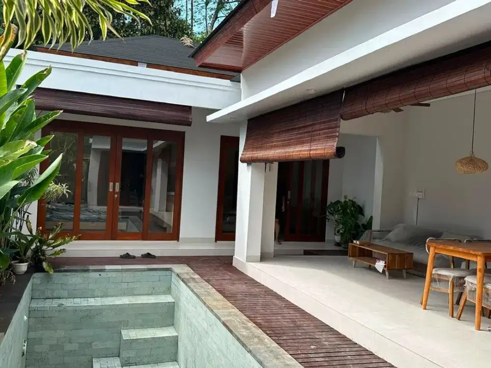 Modern Tropical Villa dengan Private Pool Disewakan di Sibang
