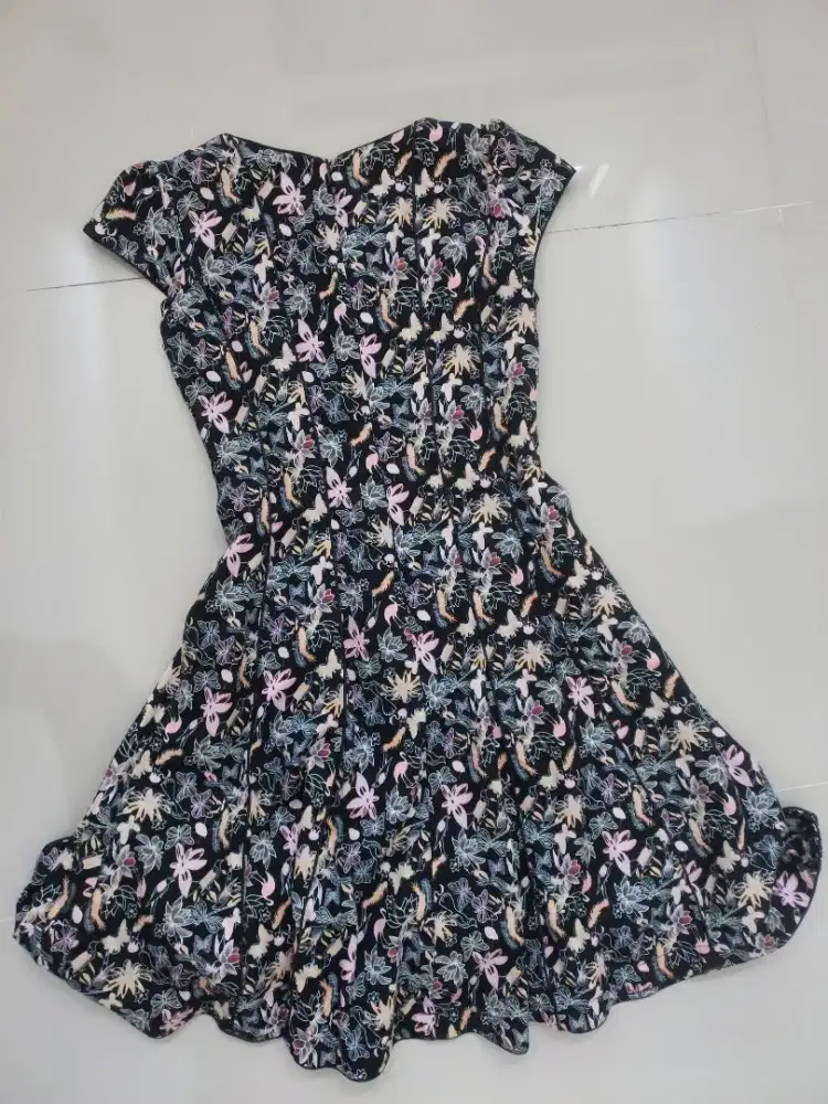 Dress Cantik Merk MINIMAL - Size S baru pakai 1x kondangan