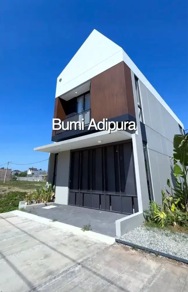 Dijual rumah multifungsi ( tinggal /kantor/toko )strategis Adipura Bdg