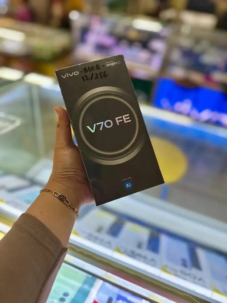 vivo v70fe 12/256 new