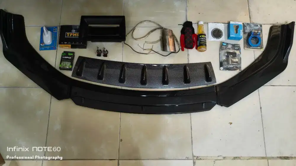 Aksesoris Mobil Universal