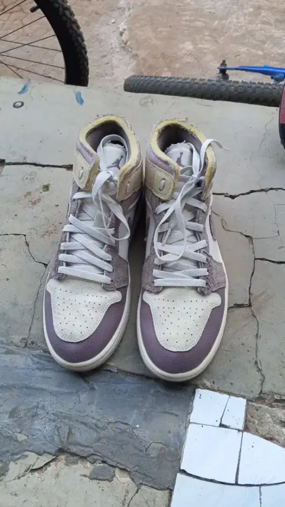 Sepatu Jordan ORI bekas UK 43