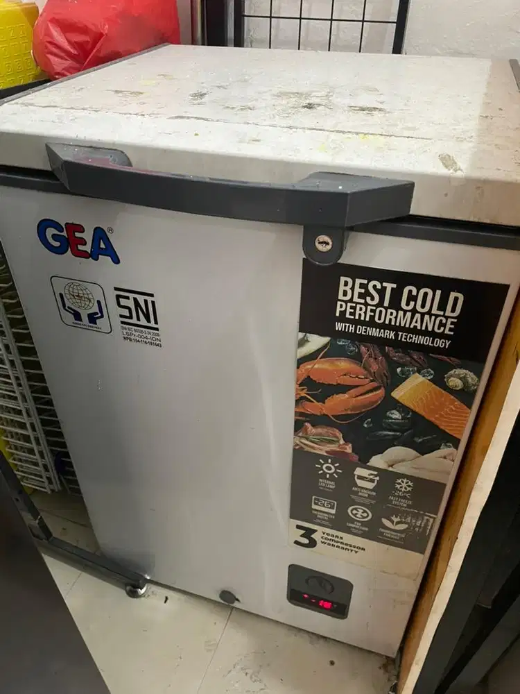 Freezer Gea bekas