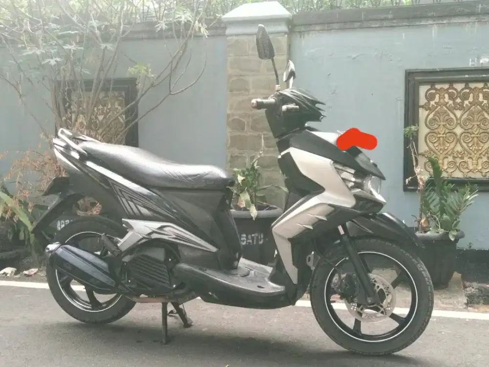 Di jual cepat Yamaha Xeon GT 125Cc Thn 2014 warna hitam tangan pertama