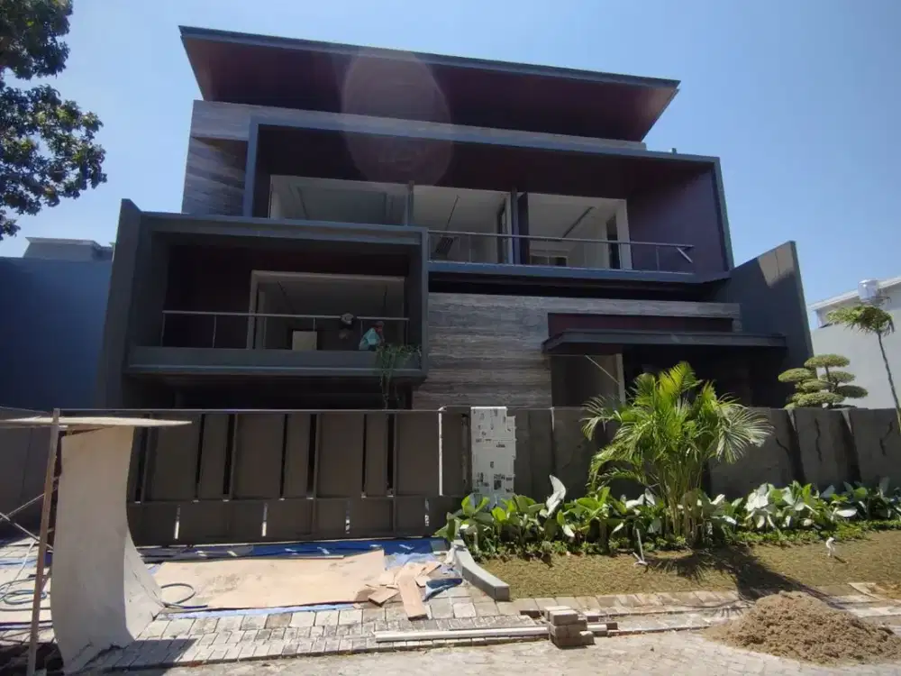 Split Level Mewah Rumah Imperial Golf Pakuwon Indah