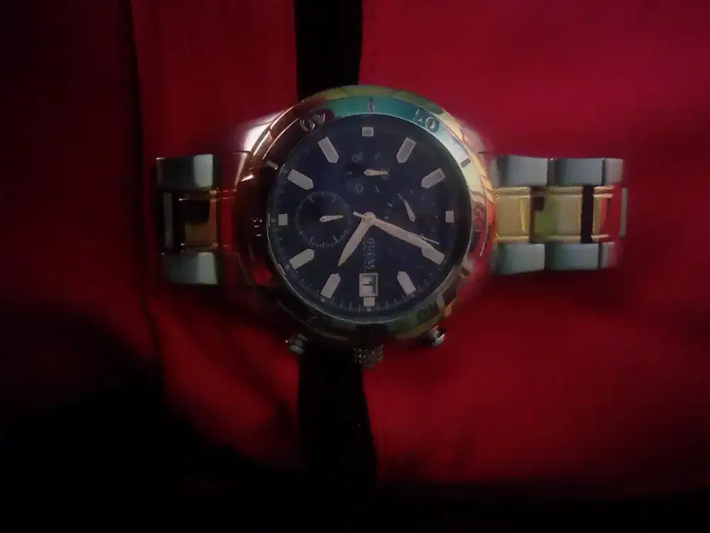 Jam Jangan Guess Gold Silver