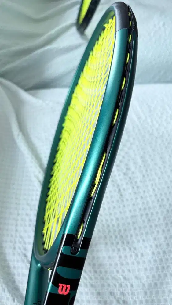 Wilson Blade V9 100L 285g like new!