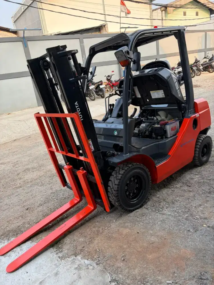 Forklift Toyota forklif 2,5 ton forklip diesel