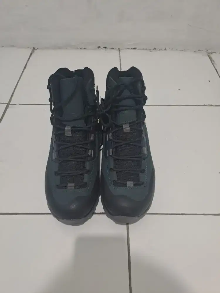 Sepatu Eiger ukuran 41