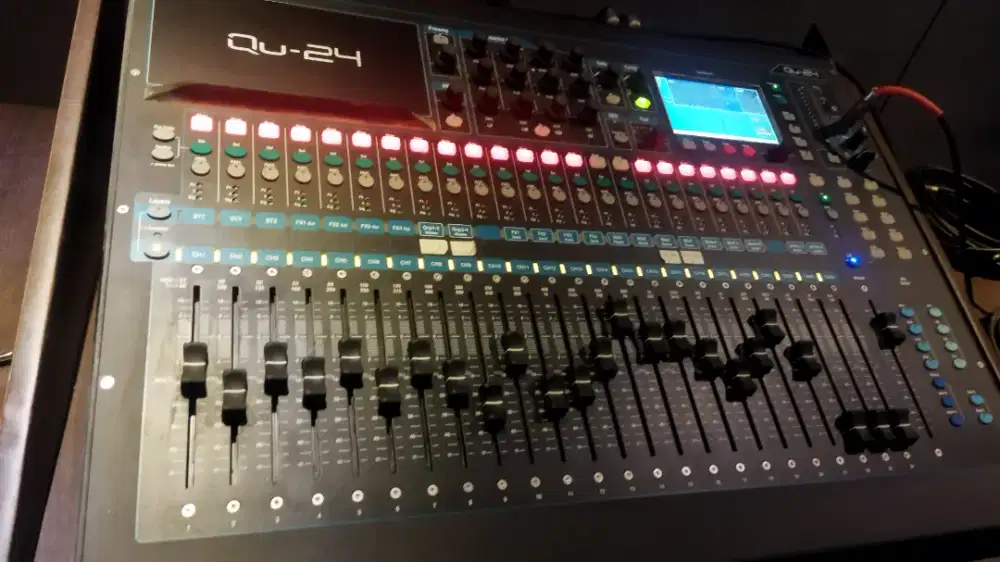 Mixer Allen & Heath QU24