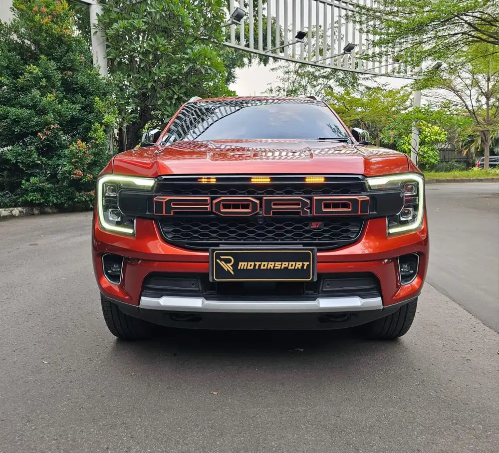 Ford Everest Titanium 2024 4x4 low km record