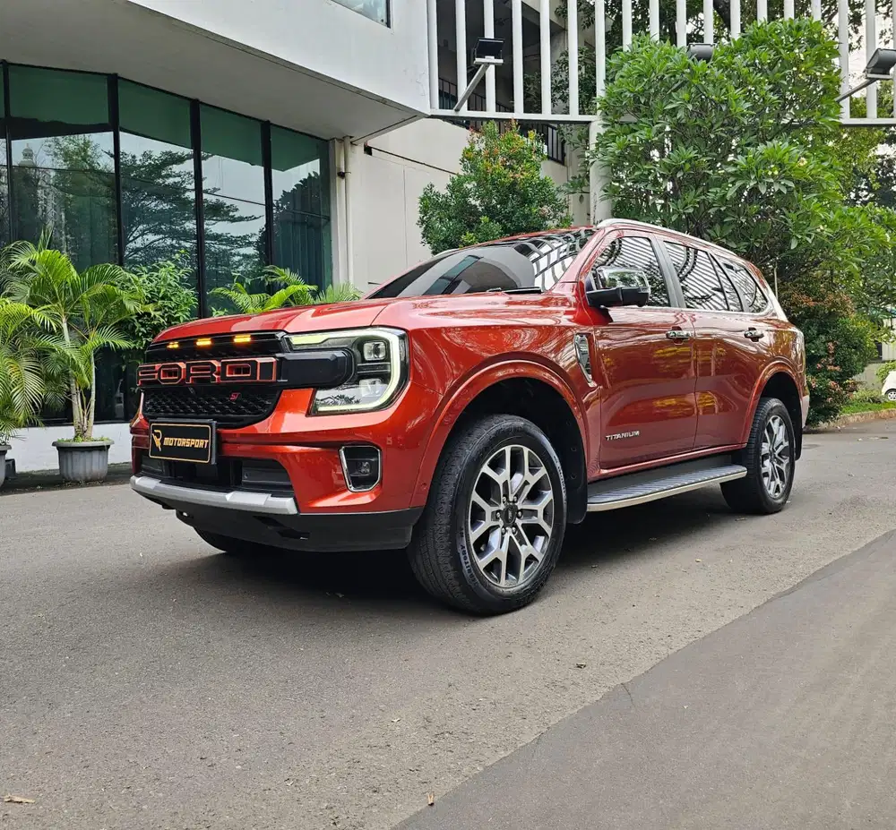 Ford Everest Titanium 2024 4x4 low km record