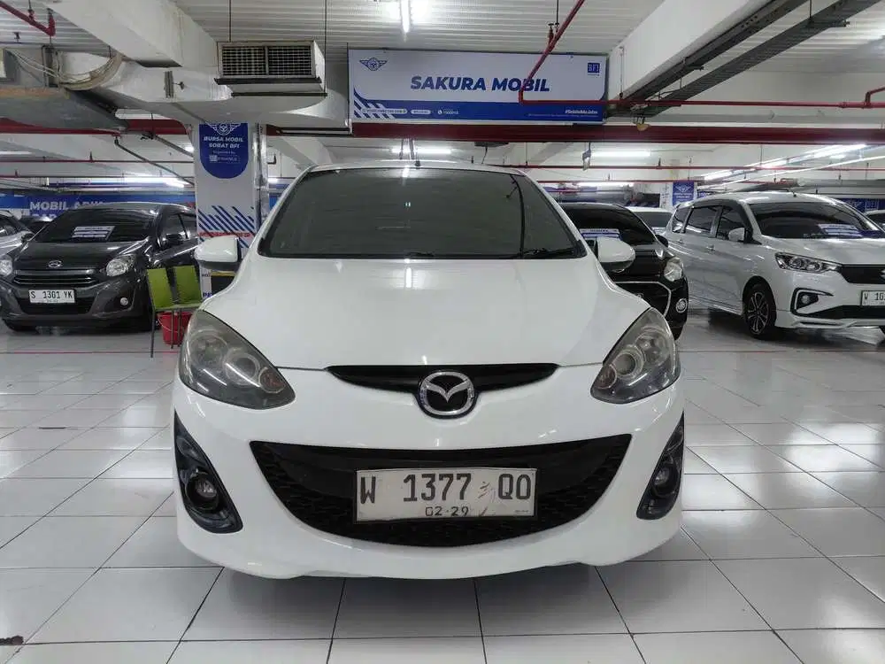 Mazda 2 R matic 2012 Bensin