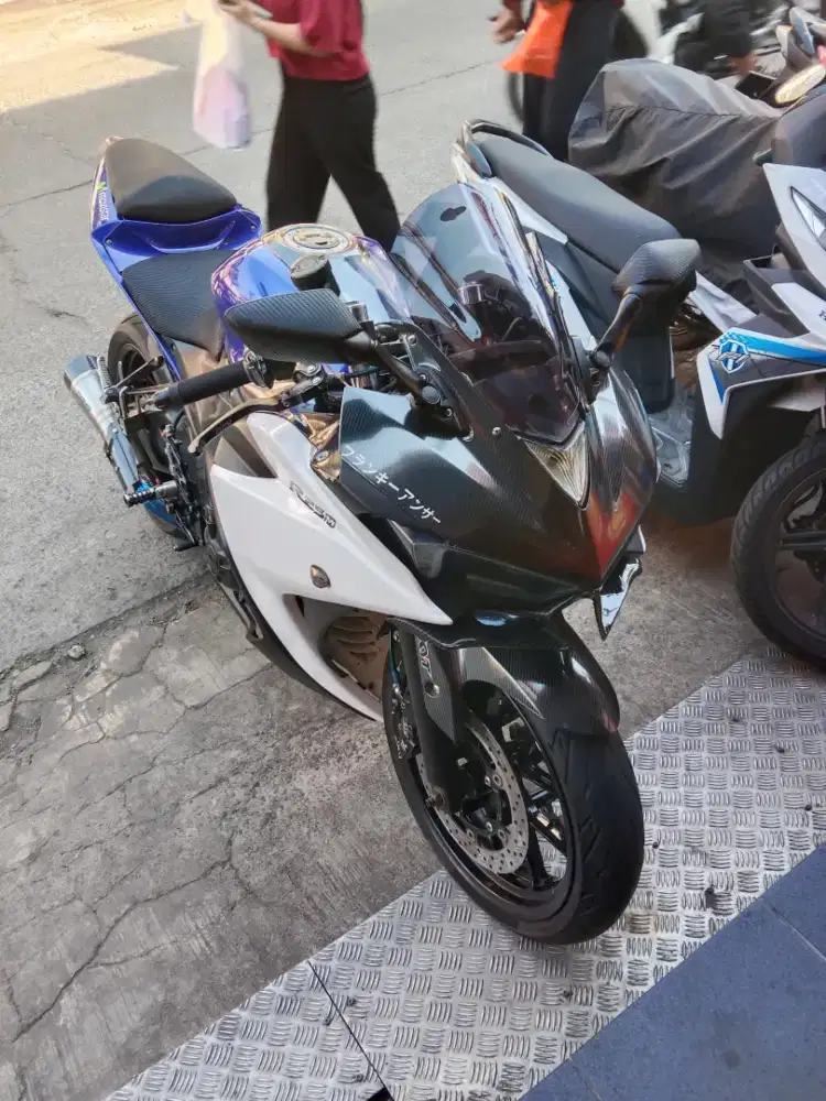 Yamaha R25 2014 Movistar