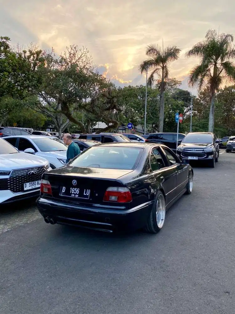 BMW 528i 1997 Bensin