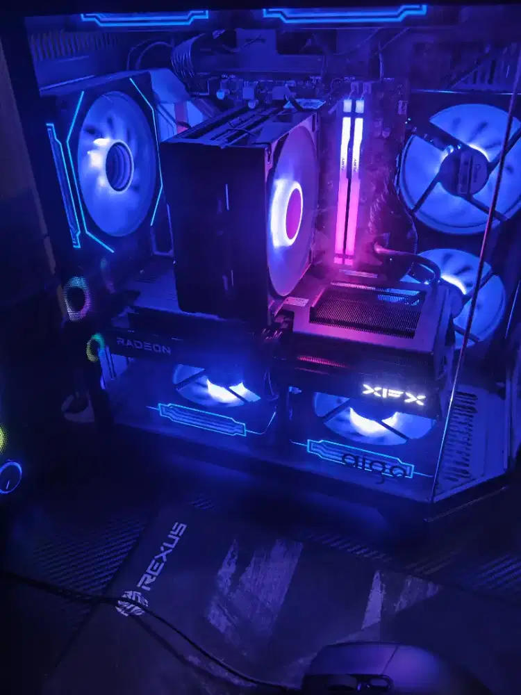 PC gaming Ryzen 7 8700F 32GB DDR5 6000MHZ RX 9060XT 32GB