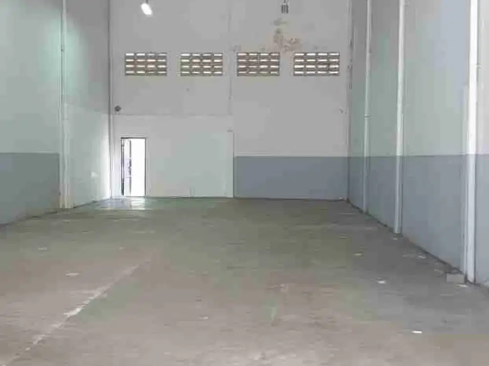 Disewakan Gudang Bizpark Daan Mogot, Uk 9x32,5 m . ada Office , Jakarta Barat