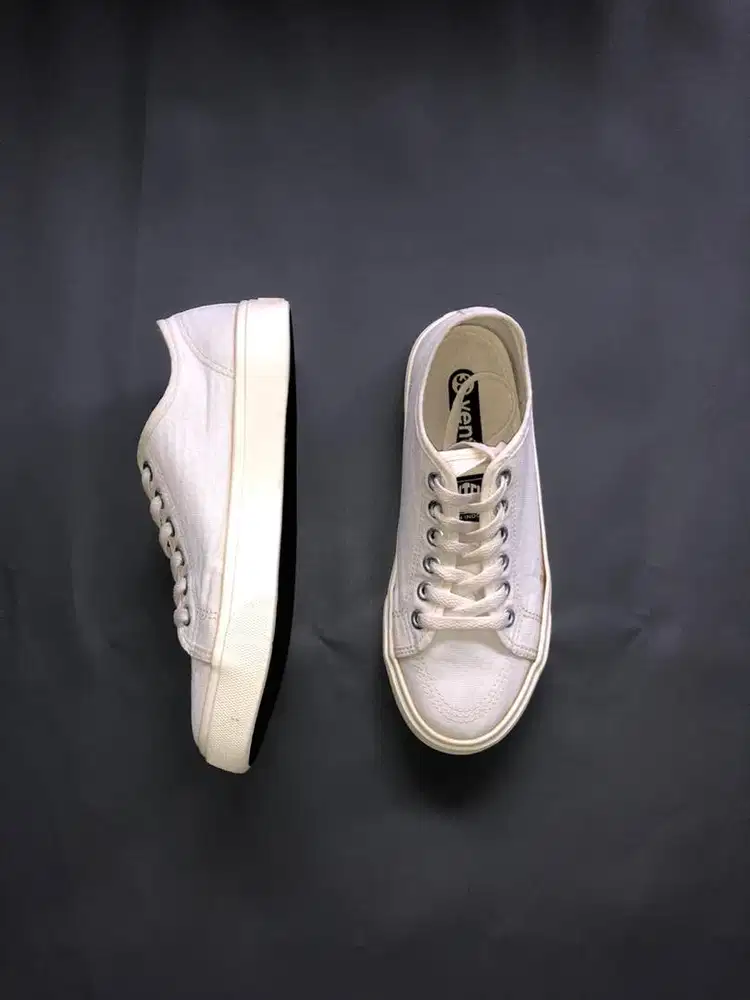 Sepatu Ventela Alpha Low Crem/Off-White Original