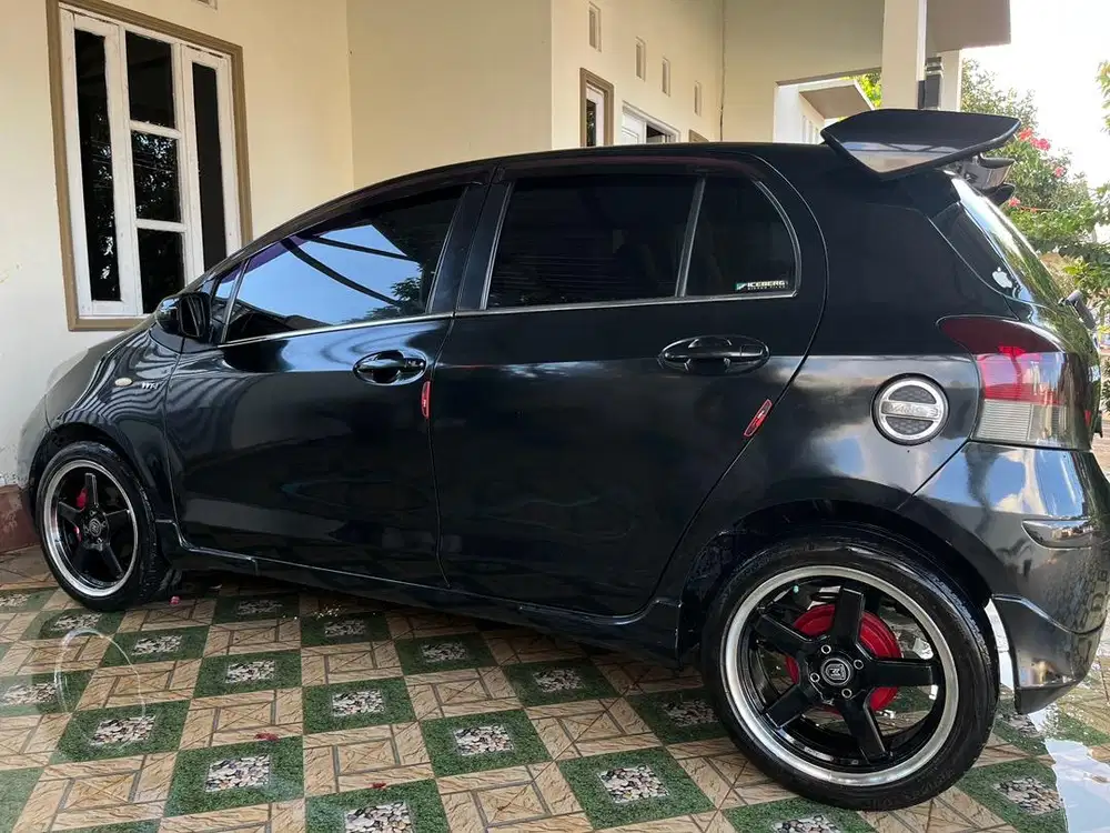 Dijual Toyota yaris 2011